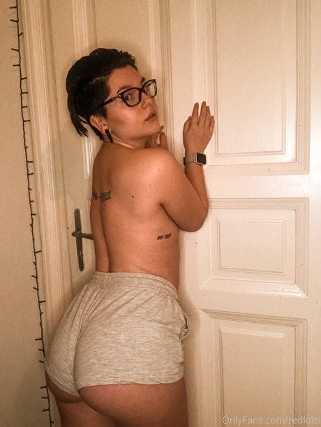 Lotti N 最高のスター 写真