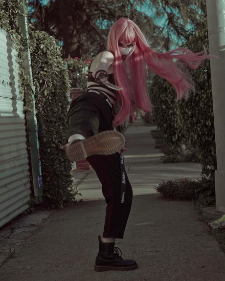 Emily O dette ヌードモデル 写真