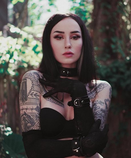 Emma Vauxdevil ポルノスター セックス アーカイブ