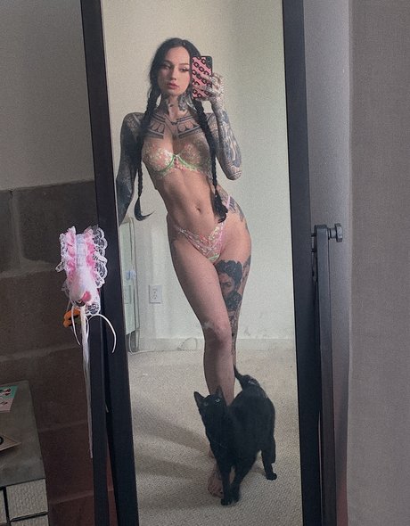 Emma Vauxdevil ポルノスター セックス 画像