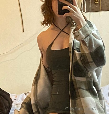 ZeeHell ヌード女優 画像