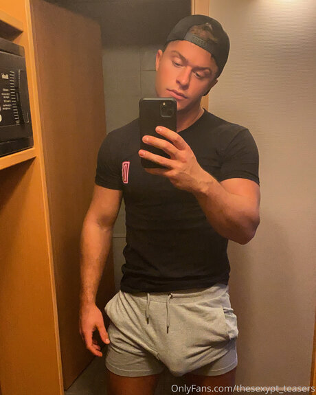 Bigbulgetom ポルノスター 可愛い 写真