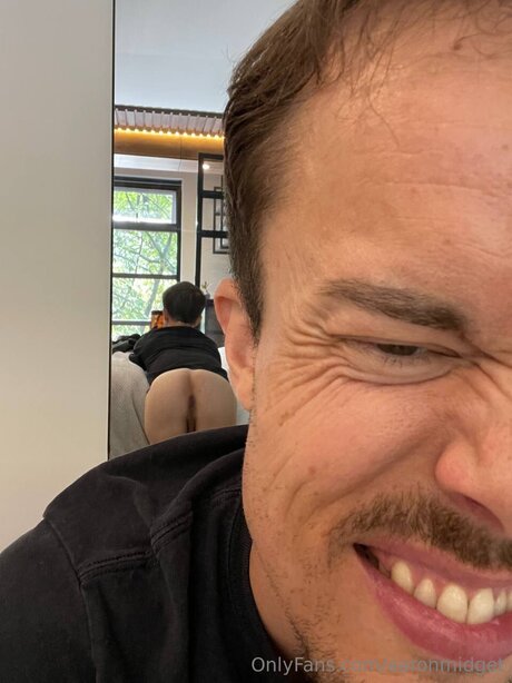 Aaronmidget セックス女優 画像