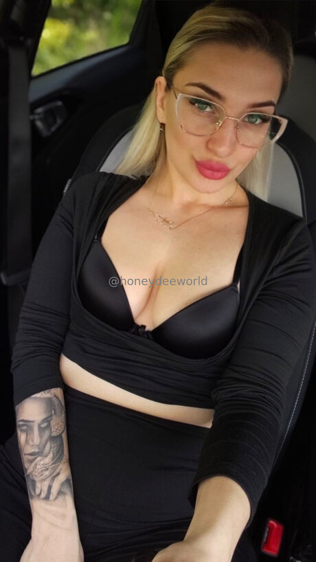 Honeydeeworld ポルノモデル 写真