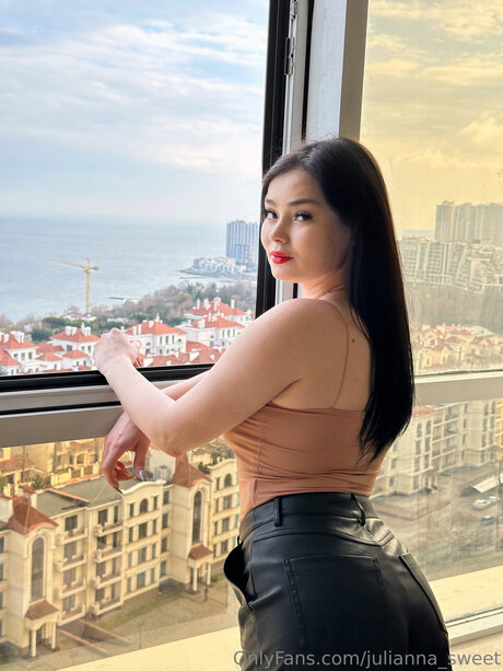 Julianna Sweet セックスポルノスター 画像
