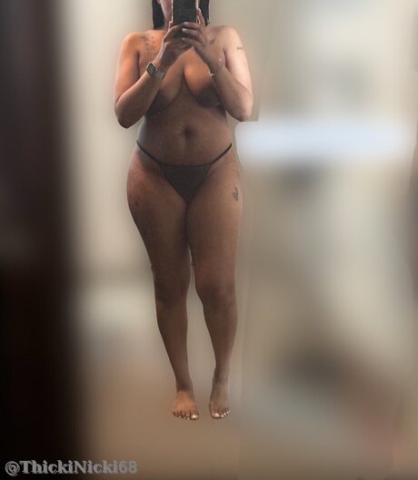 Thickinicki68 スター 裸 画像