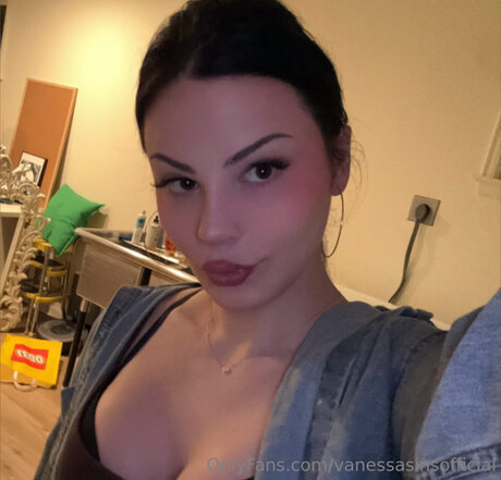 Vanessasinsofficial 完璧なスター 写真