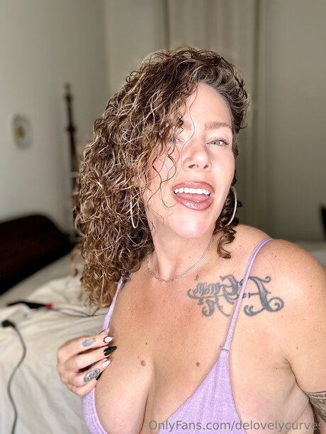 筋肉質な女性 オンリーファンズ アートヌード 画像