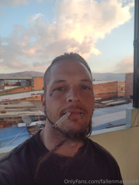 Fallenmaster69 美しいポルノスター 写真