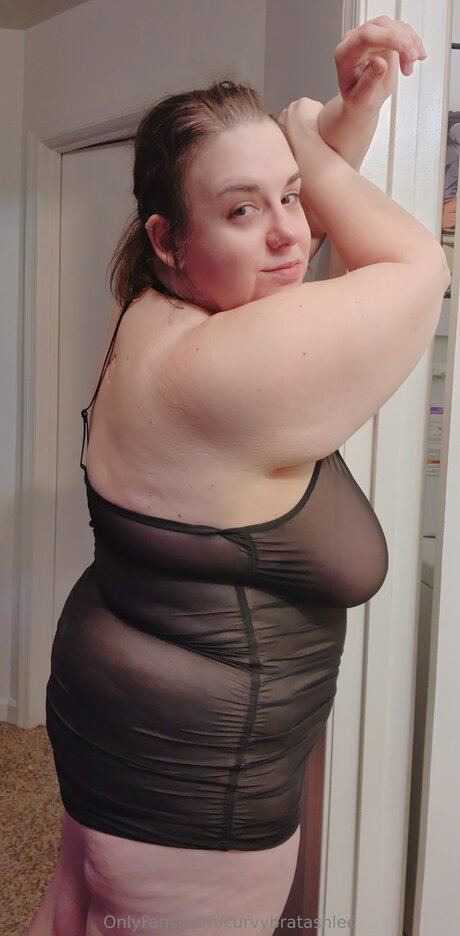 Curvybratashlee ヌードモデル 写真