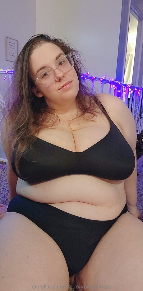 Curvybratashlee かわいいスター 画像