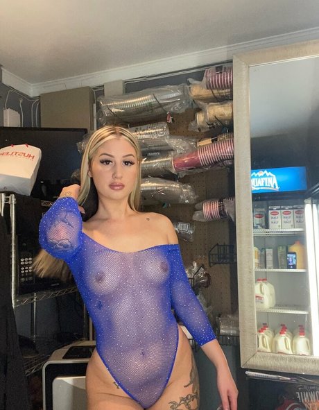 Barista Barbie xxxスター 写真
