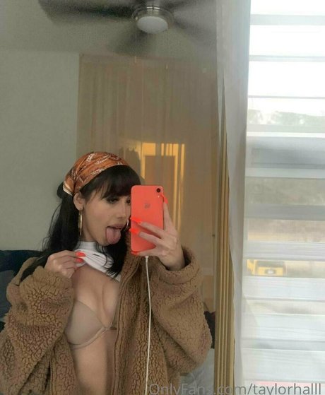 Taylor Halll  セックスポルノスター 写真