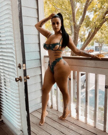 Daryta Sanchez ヌードモデル 写真