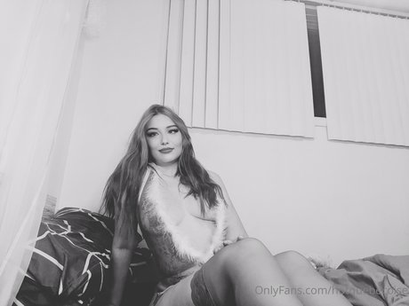 Delphine 素敵なモデル 写真