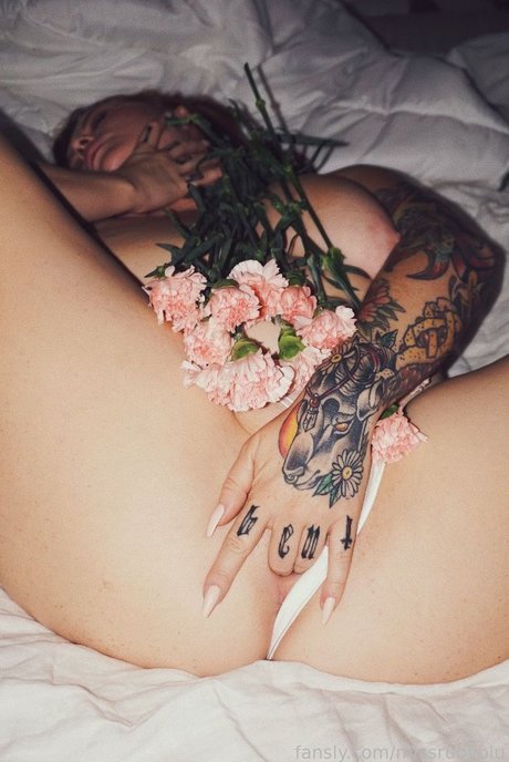Miss Ruby Blu ポルノスター エロティック 写真