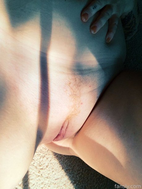 Miss Ruby Blu エロティックモデル 写真