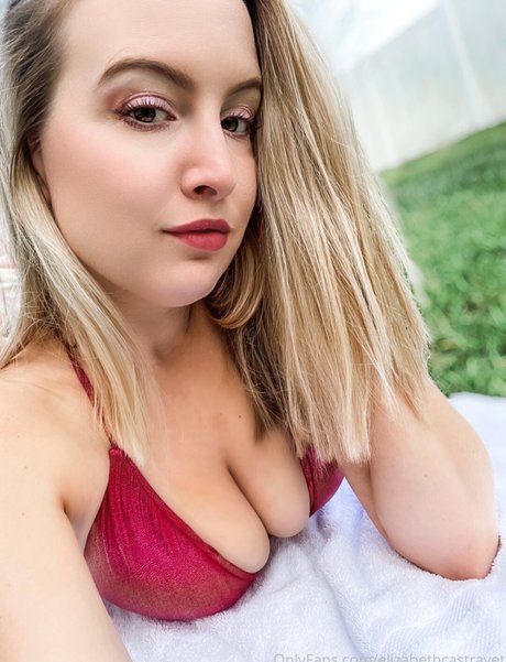 Elizabeth Castravet ポルノスター トップ 画像