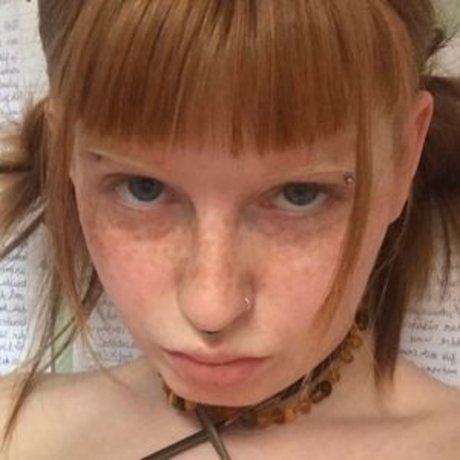 Sauce エロティックなモデル 写真