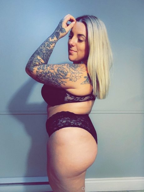 Melissa St Laurent Rondeau ポルノモデル 画像