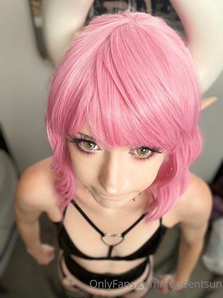 Emily Something ホットなスター アーカイブ