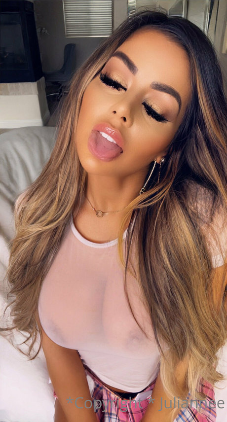 フィットネス 裸 OnlyFans ポルノグラフィック 画像