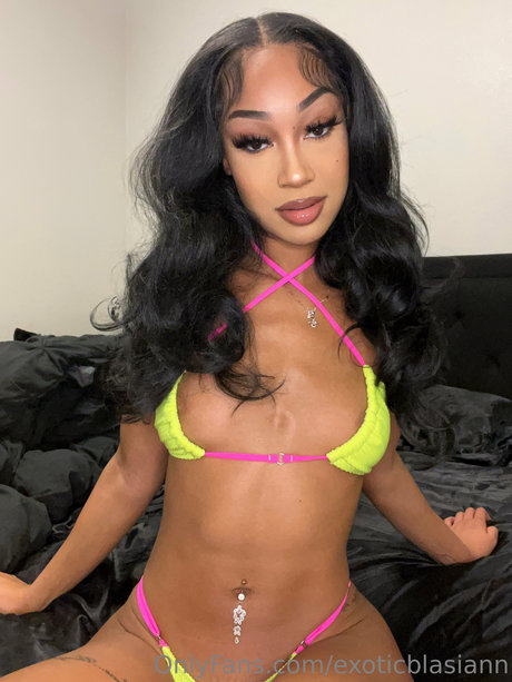 Exoticblasiann セクシー女優 画像