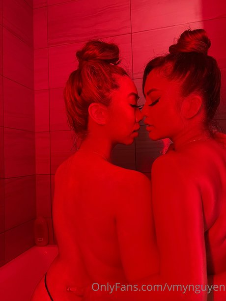 アジア人のティーンの足 オンリーファンズ ホットセックス 写真