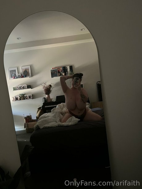 Arifaith セックススター 写真