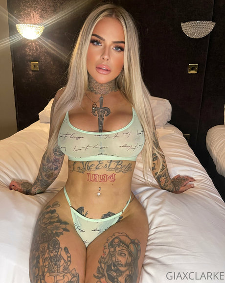 Gia Clarke トップスター 写真