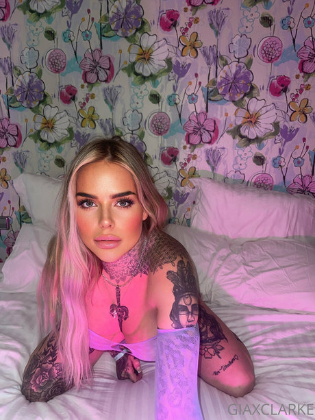 Gia Clarke xxxスター 写真