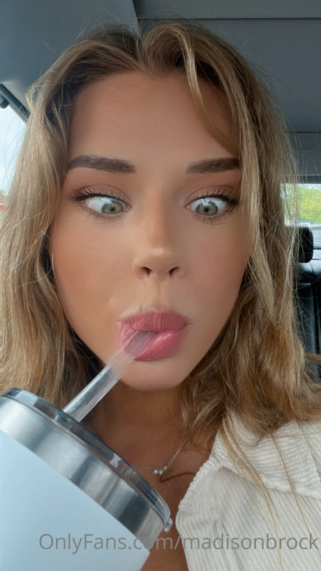 Madison Brock xxx女優 ギャラリー