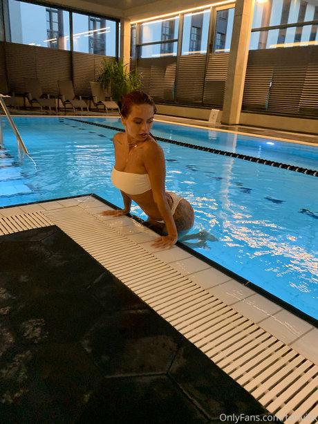 Tori Vikk 裸の女優 画像