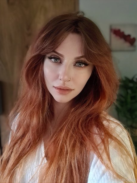 Pun Queen 裸の女優 写真