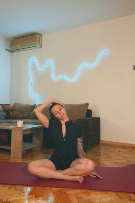 Dani Purrre セクシーモデル 写真
