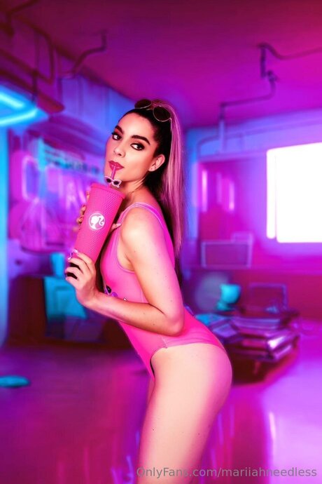 Mariiahneedless セックス女優 写真