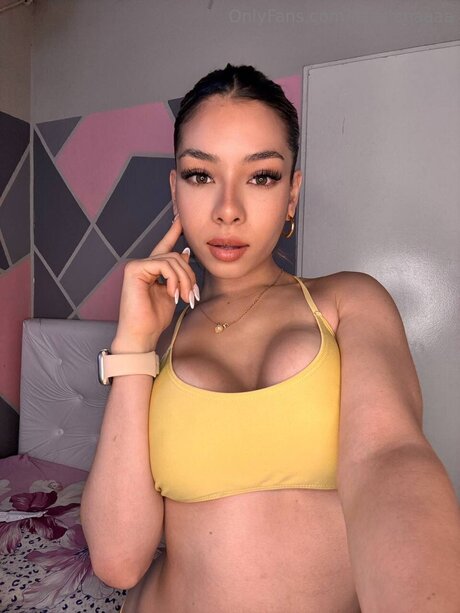 Itssslenaaaa 無料女優 写真
