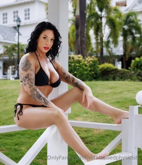 Thetattooedphysicist ポルノスター 美しい 画像