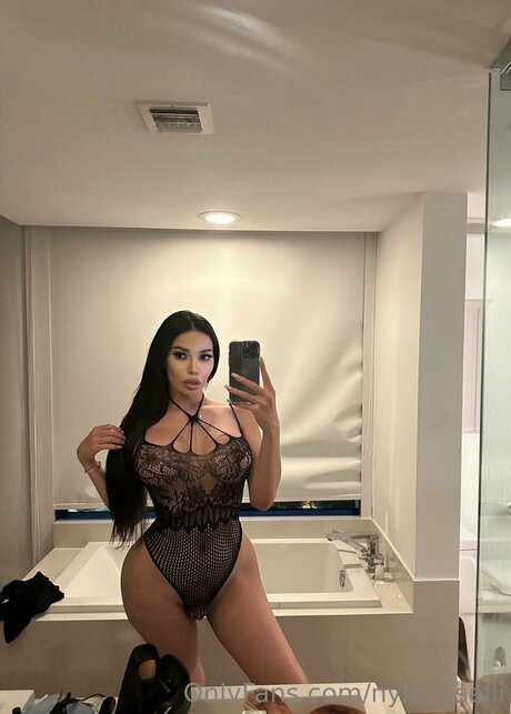 Nylajade 高品質女優 写真