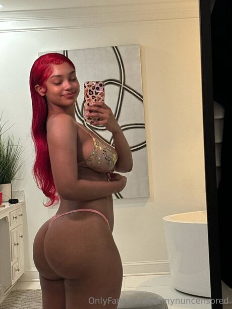 Jazmynuncensored ポルノスター ヌード 画像