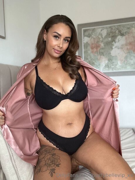Bustybellevip Xx トップモデル 写真