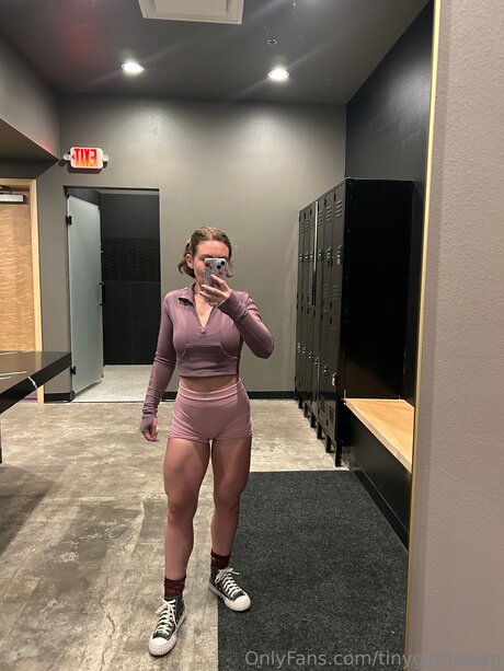 Tinygympawg 最高の女優 写真