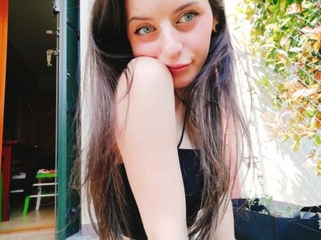 ビーチバニーOnlyFans セクシー裸 ギャラリー