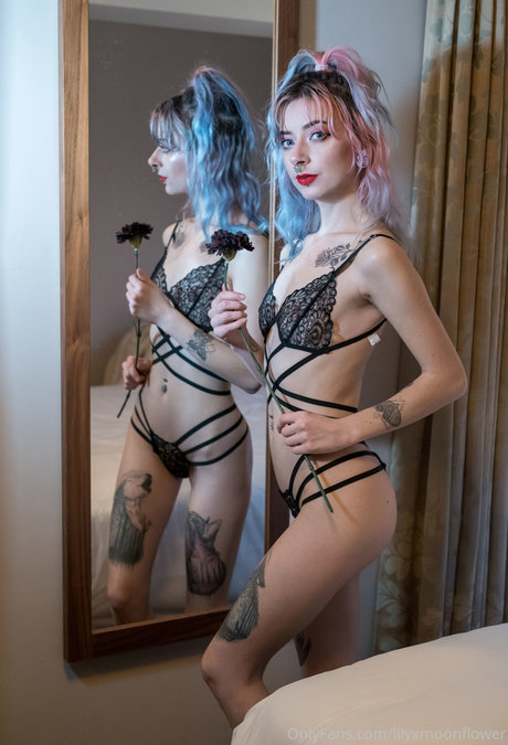 Lily Moonflower 高品質のポルノスター 画像