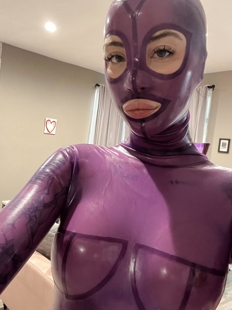 Charlotte Sartre トップ女優 写真