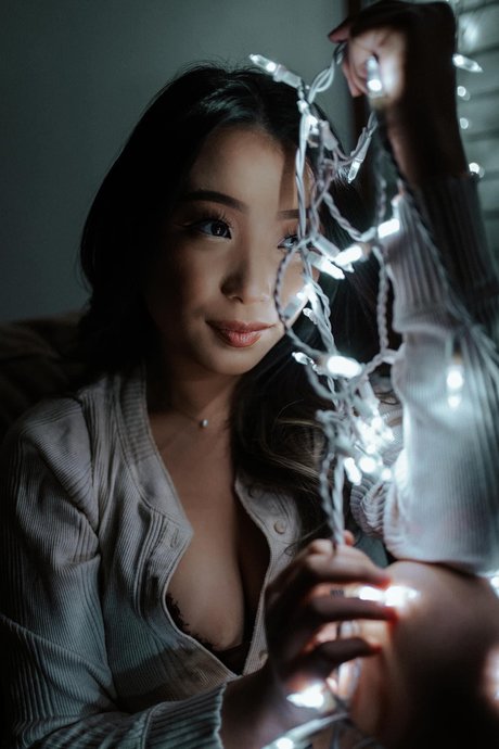 Lizzie Vang 完璧なスター 画像