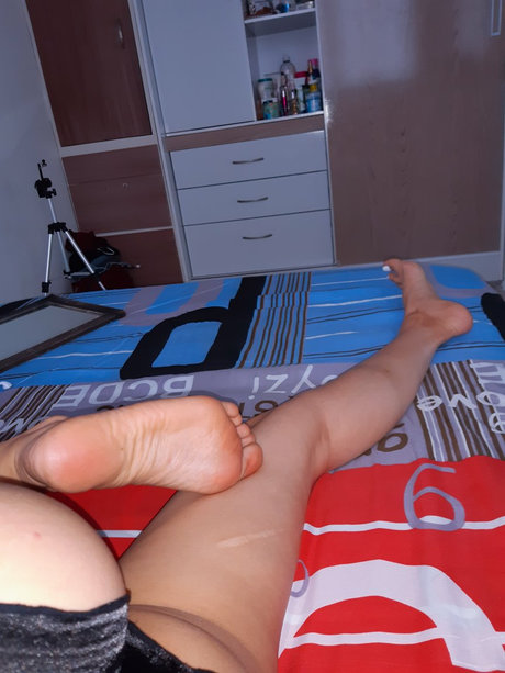 Angieefeet ヌードモデル 画像