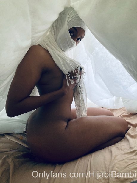 Hijabi Bambi ポルノ女優 写真