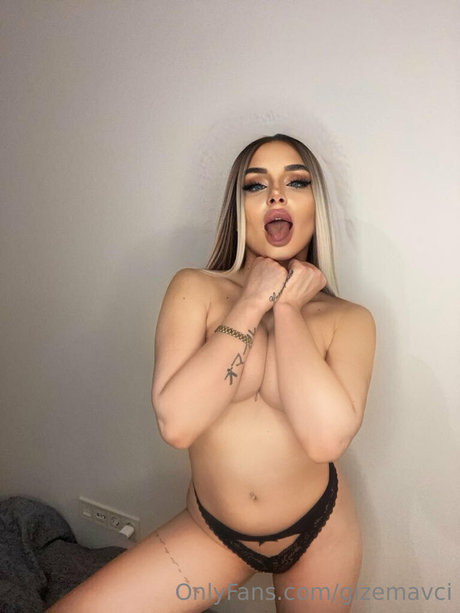 Gizem Avci 最高のポルノスター 写真