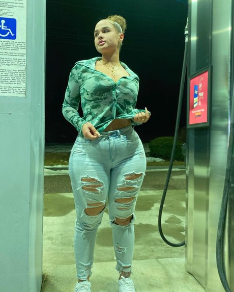 Janae Girard  ポルノモデル 写真
